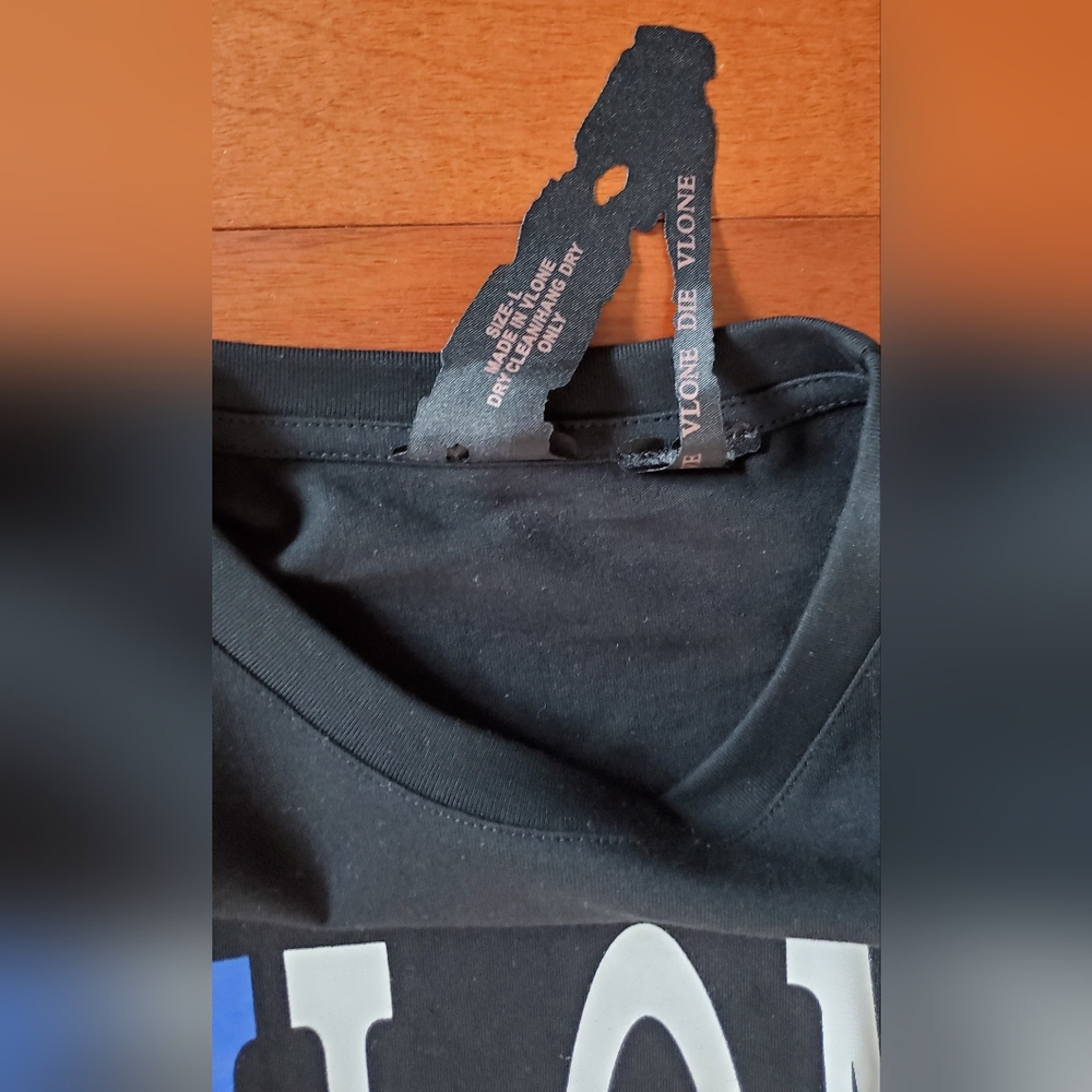 VLONE Black and Blue Snake Graphic Tee - Picture 5 of 7